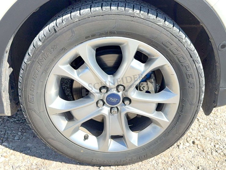 2014-ford-escape-titanium-image-14