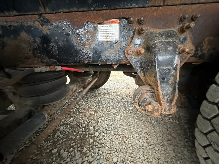 2010-massey-ferguson-8-image-38