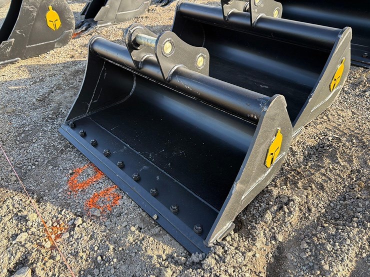 caterpillar-303-image-1