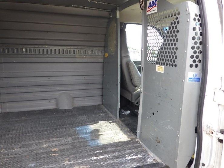 2003-chevrolet-3500-image-11