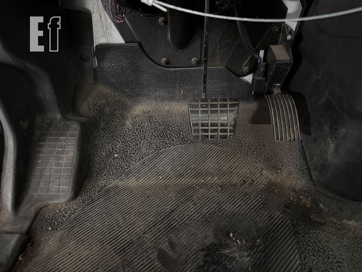 2014-international-durastar-4400-image-15