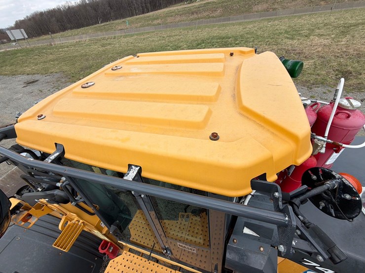 2020-deere-744l-image-19