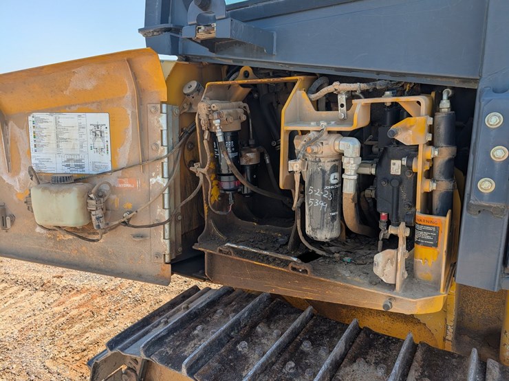 deere-650k-xlt-image-17