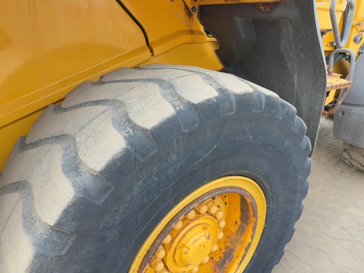 2013-volvo-l70g-image-14