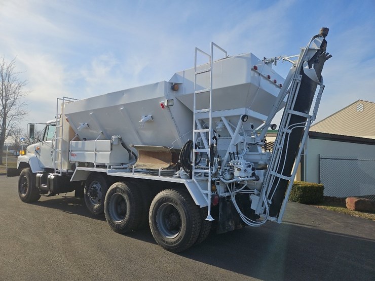 1997-international-2674-image-4