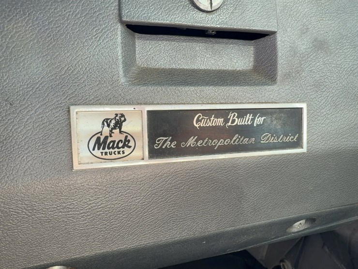 1990-mack-rd688s-image-28