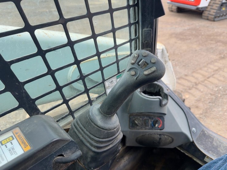 2019-bobcat-s570-image-17