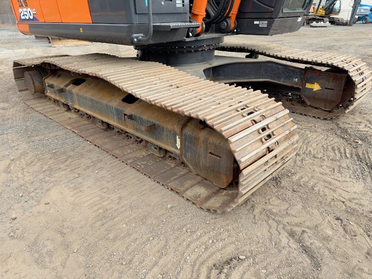 2018-hitachi-zx250-lc-6n-----image-17