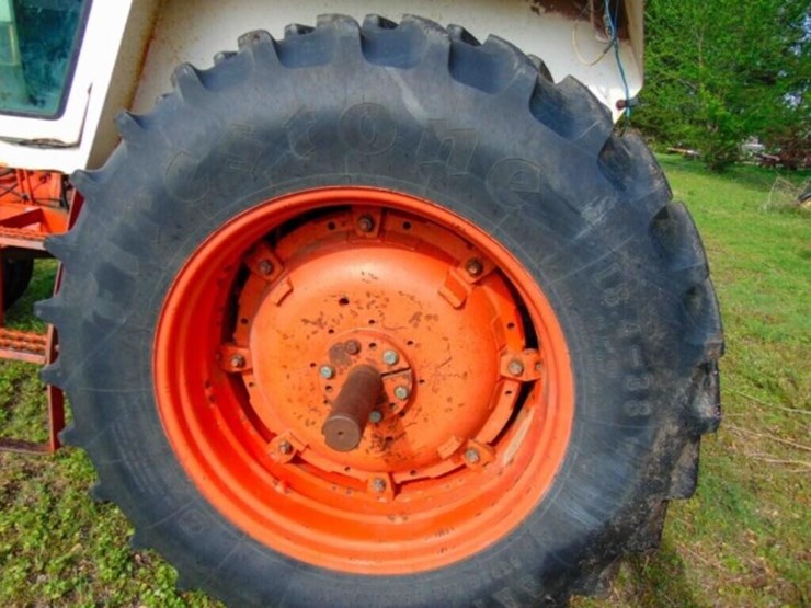 case-2090-tractor-image-11