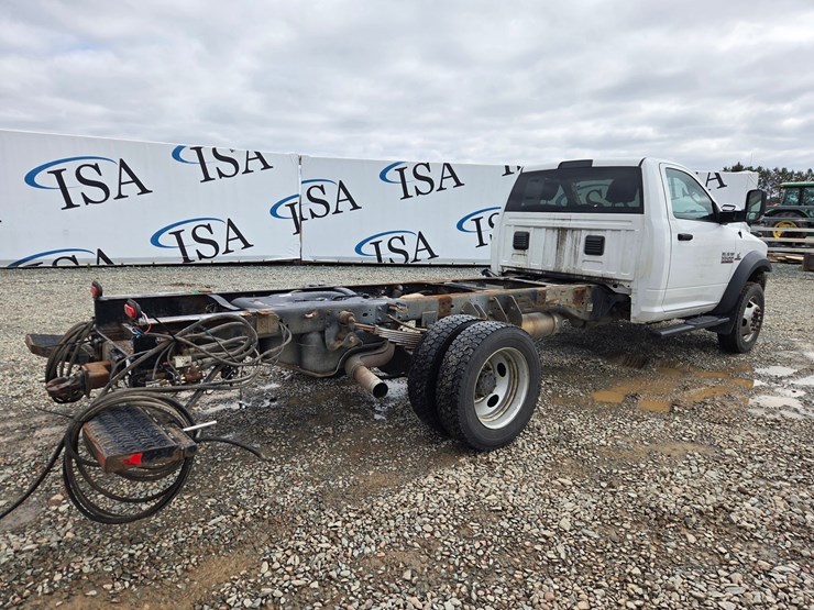 2017-massey-ferguson-8-image-5