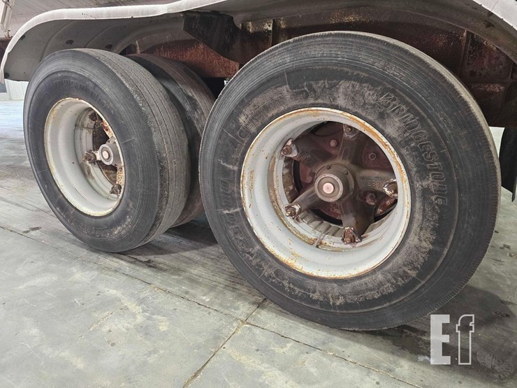 1974-trailmobile-tanker-image-16