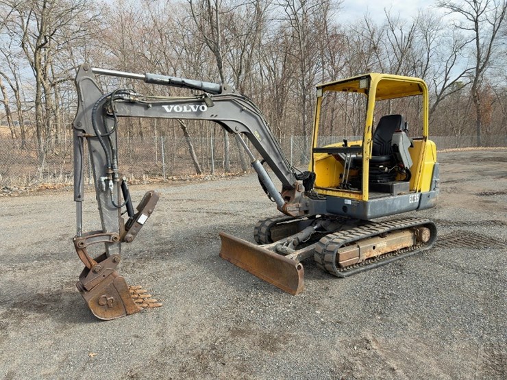 2004-volvo-ec35-image-1