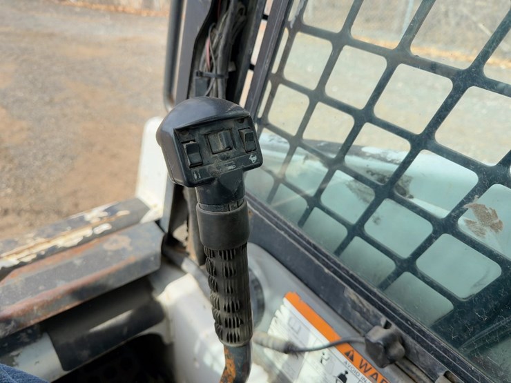 2000-bobcat-753-image-17