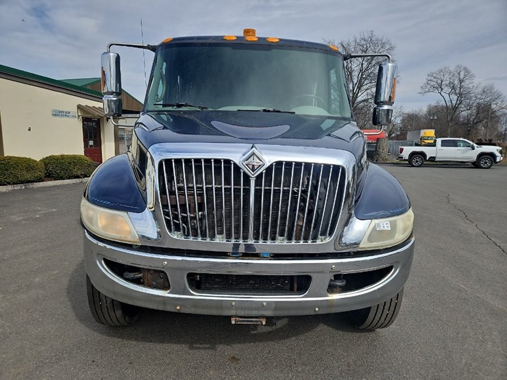 2009-international-durastar-4300-image-8
