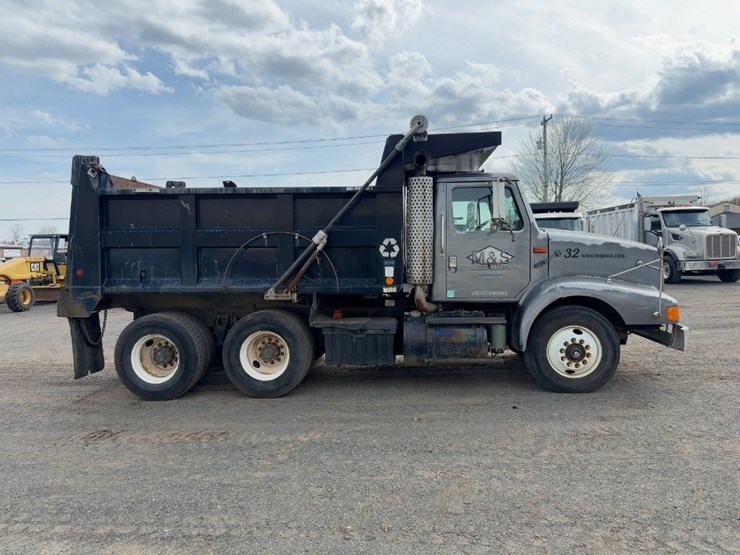 1994-international-8200-image-6