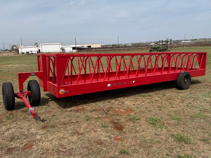 2026-theissen-hay-feeder-trailer-image-1