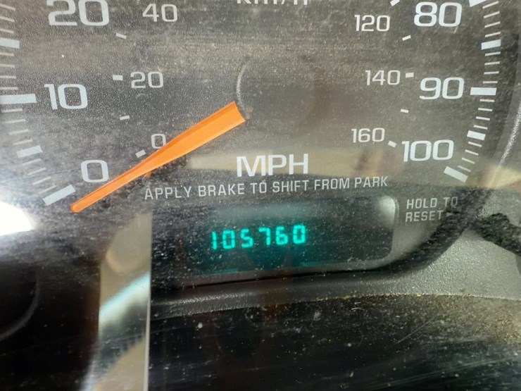 2001-chevrolet-silverado-3500-image-21