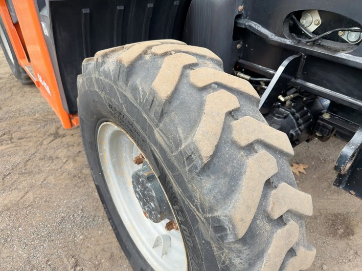 2015-jlg-g6-42a-image-11