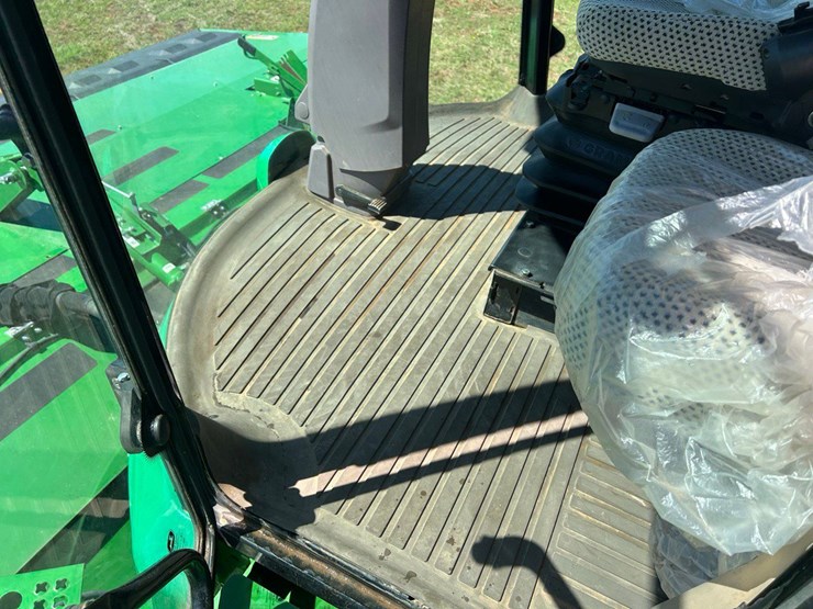 2022-john-deere-w235m-image-27