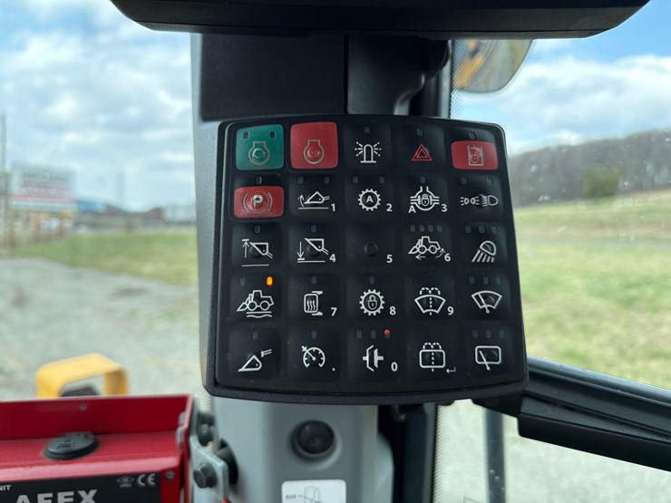 2020-deere-744l-image-26