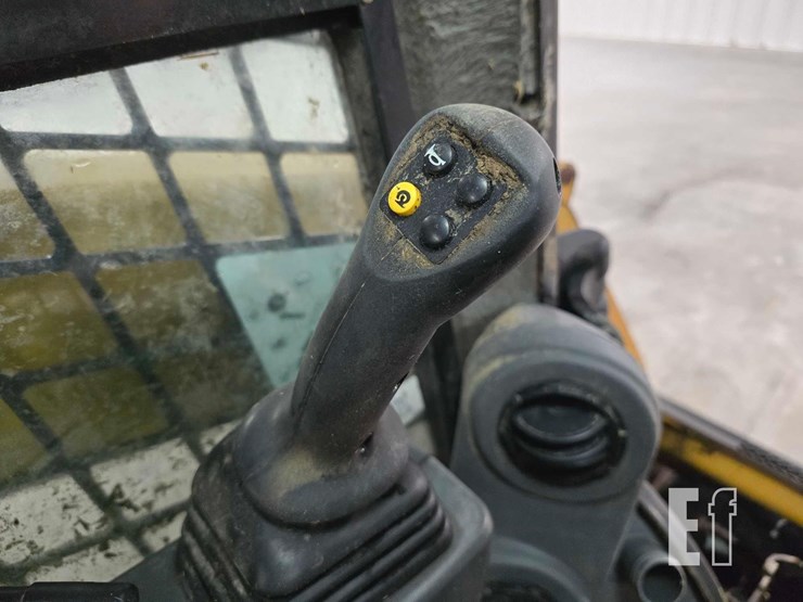 2021-caterpillar-226d3-image-16