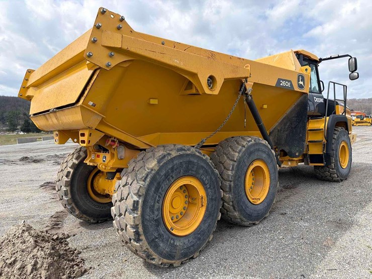 2023-deere-260e-image-5