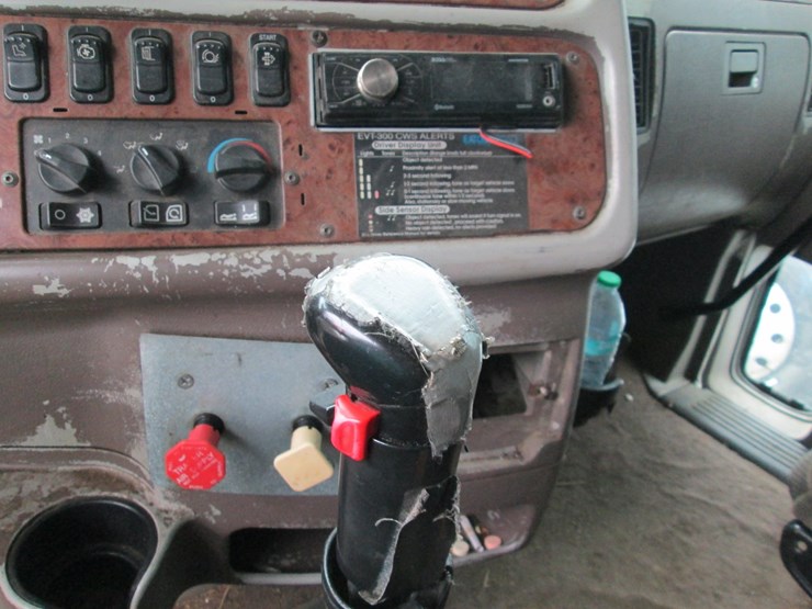 2008-peterbilt-387-image-43