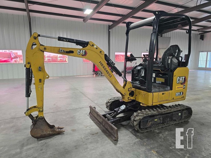 2021-caterpillar-301.8-image-1