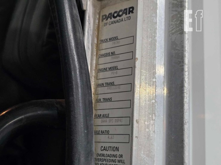 2009-peterbilt-340-image-33
