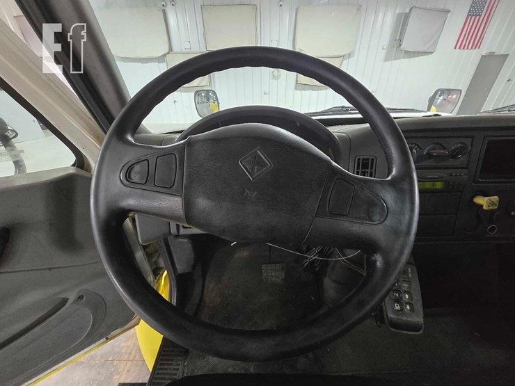 2007-international-durastar-4300-image-10