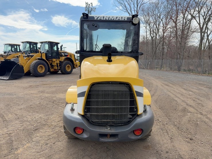 2017-yanmar-v8-image-4