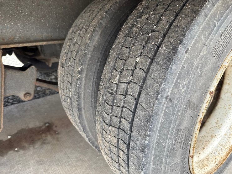 2005-massey-ferguson-8-image-30