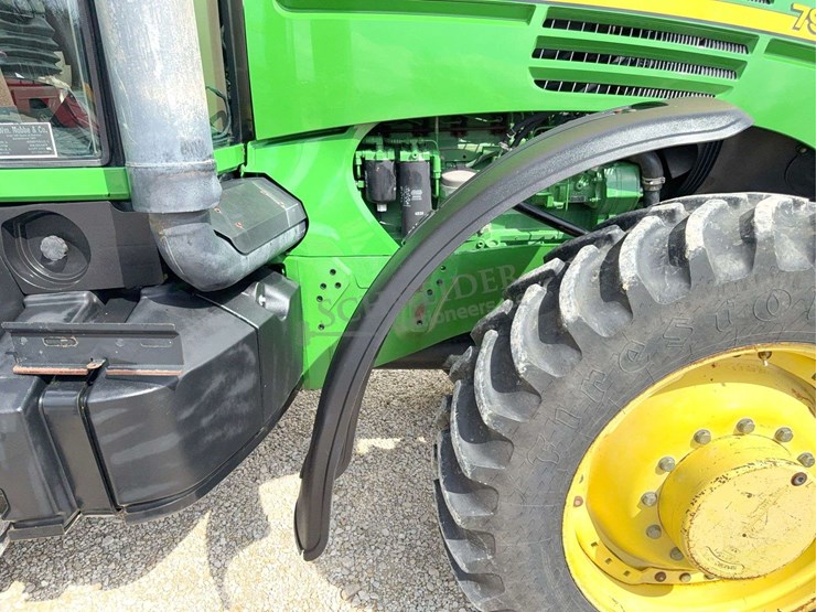 john-deere-200-image-22