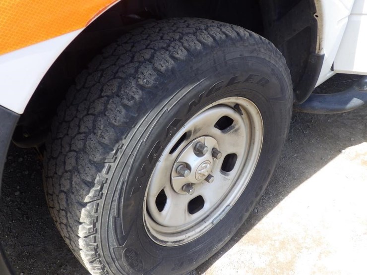 2014-dodge-1500-image-13