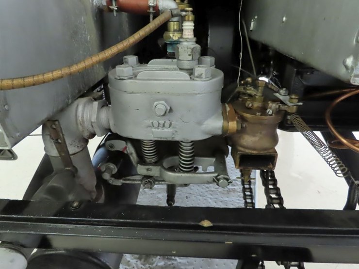 1902-curved-dash-oldsmobile-runabout-image-23