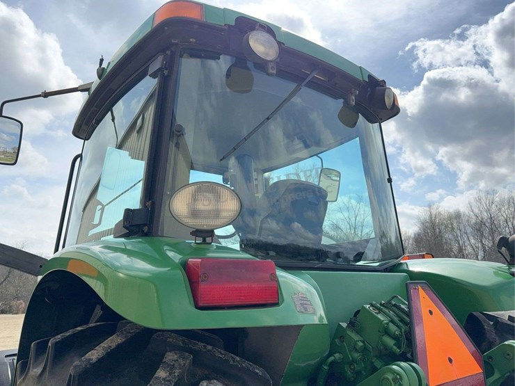 john-deere-200-image-56