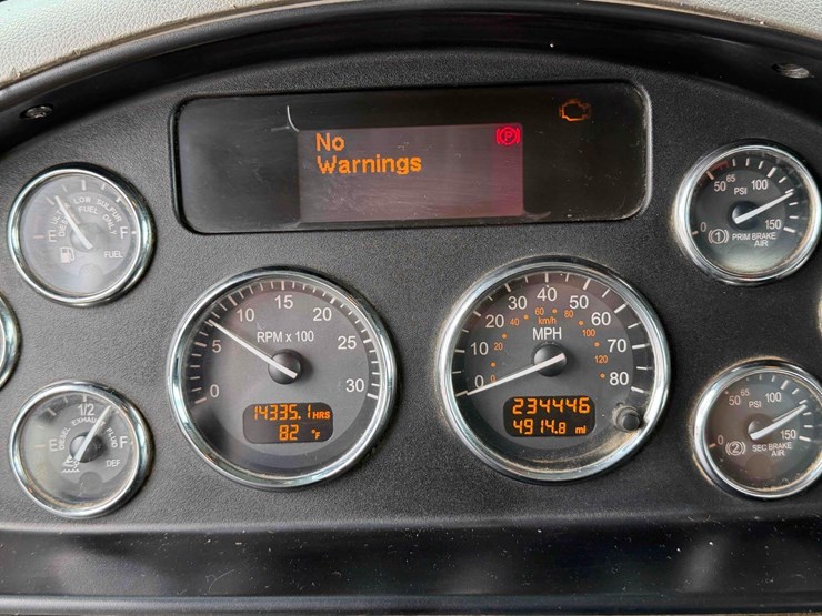 2019-peterbilt-337-image-48