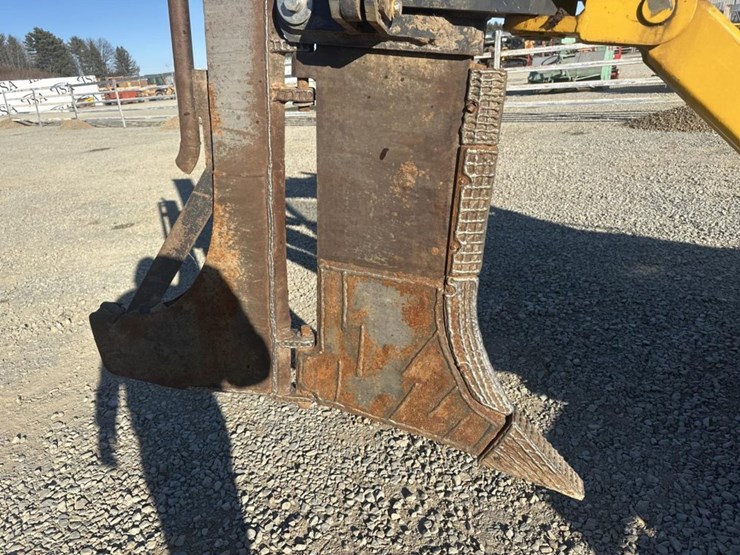 2014-deere-450j-image-31