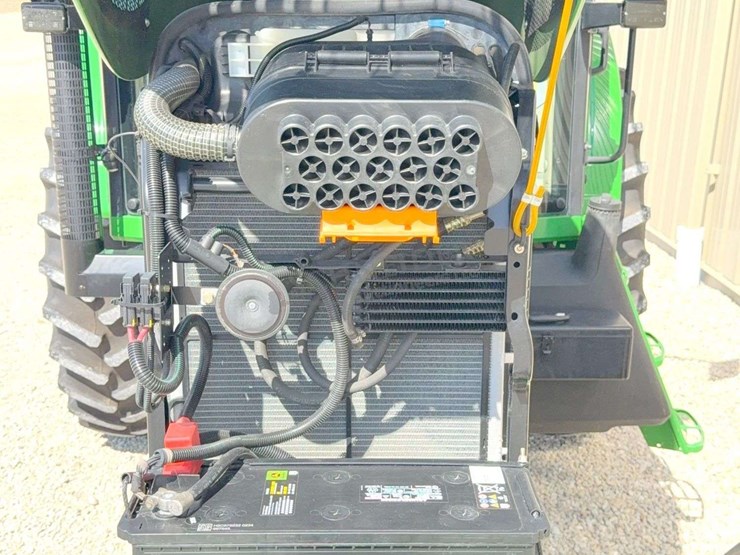 2004-john-deere-7320-image-37