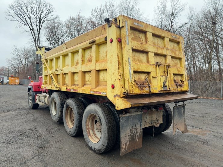 2000-mack-rd688s-image-3