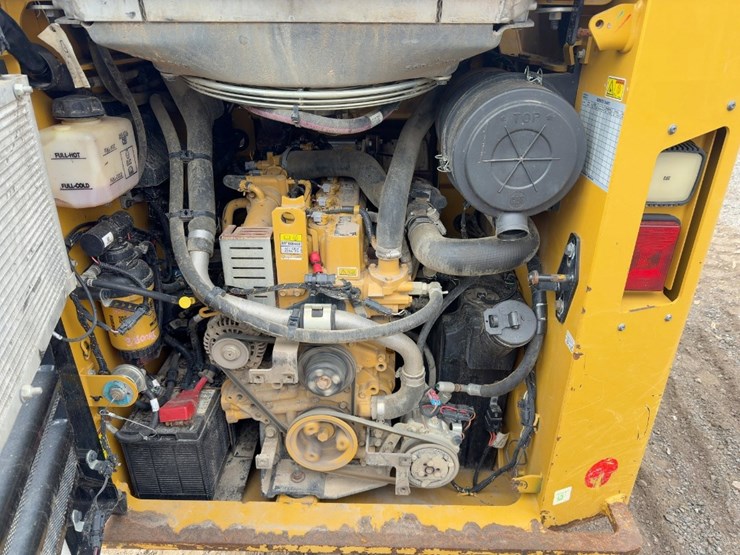 2021-caterpillar-289d3-image-18