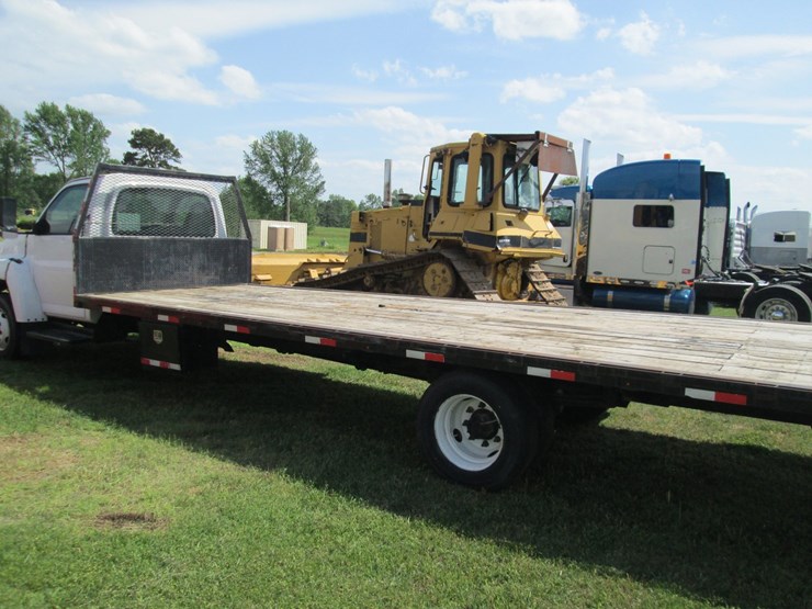 #46152-•-2005-chevrolet-s/a-single-cab-flatbed-truck-1gdg5c1e75f902740-image-4