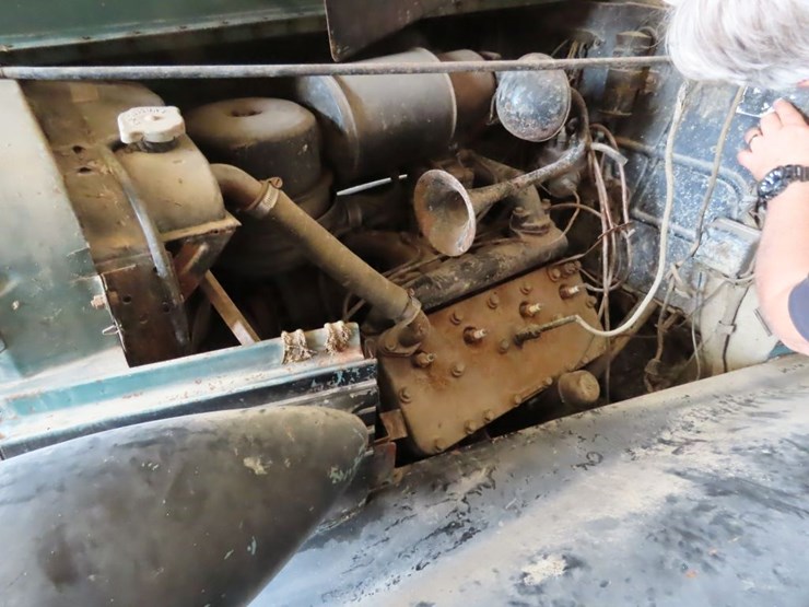 1937-cadillac-4dr-sedan-image-2