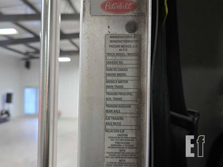 2008-peterbilt-320-image-35