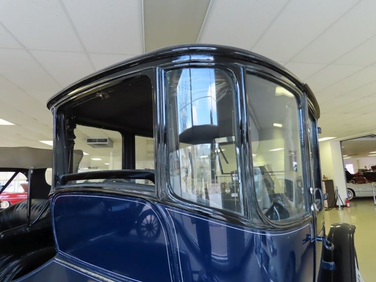 1918-detroit-model-74-brougham-electric-car-image-35
