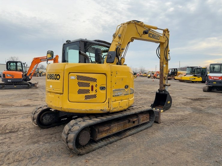 2017-kobelco-sk75sr-3e-image-5