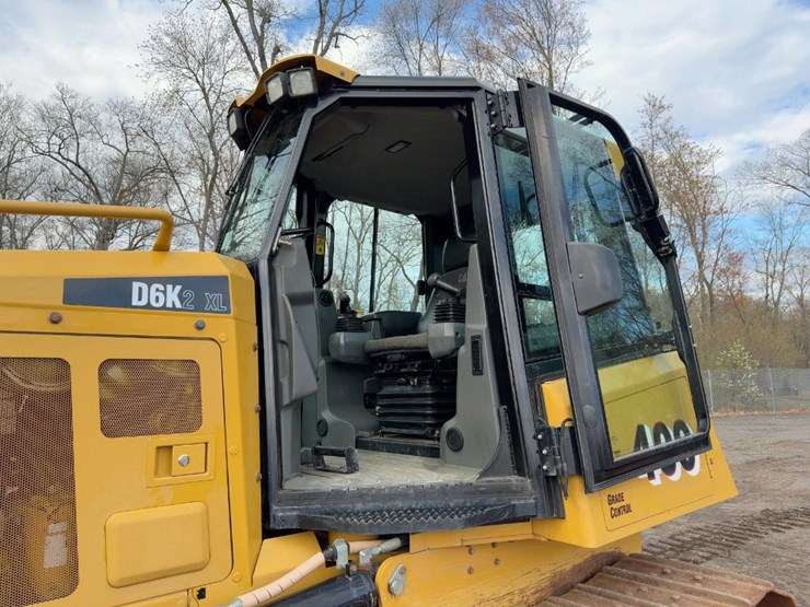 2016-caterpillar-d6k2-xl-image-31