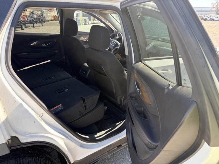 2018-gmc-terrain-sle-image-12