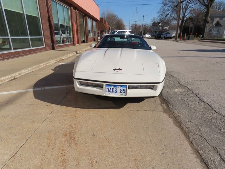 1985-chevrolet-corvette-image-2