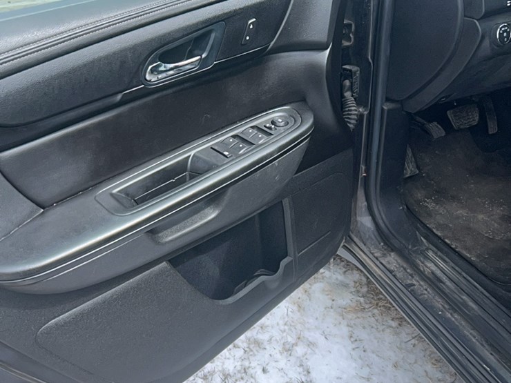 2017-chevrolet-traverse-image-12